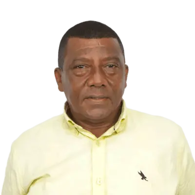 Wilmer Redondo Mendoza
wilmerredondo@staging6.uniguajira.edu.co
Mensajero interno,  Hombre de cabello corto y oscuro, viste una camisa amarilla clara con un pequeño logotipo de ave en el lado izquierdo del pecho. Mira de frente a la cámara sobre un fondo blanco. 