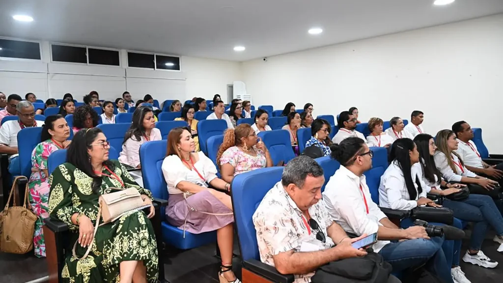 Anielson Peralta Moscote, director de Bienestar Social Universitario, Carlos Robles Julio rector Uniguajira y Remberto de La Hoz Reyes director del Nodo Caribe.