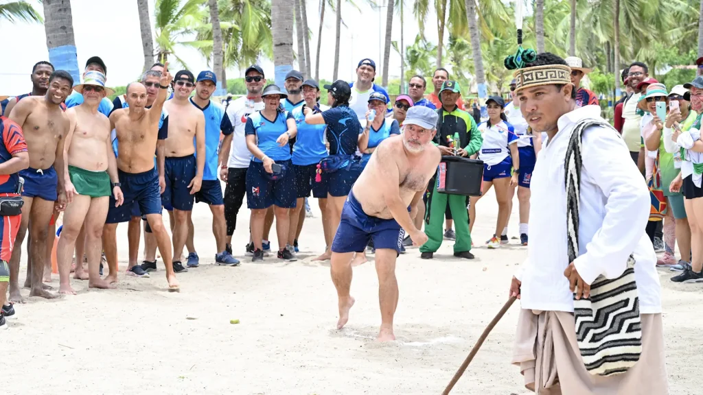 Los docentes practican juegos tradicionales wayuu