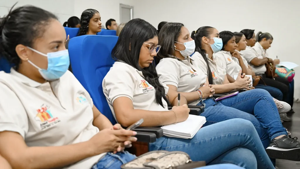 Uniguajira y Sociedad Colombiana de Pediatría capacitan a más de 120 profesionales en salud del departamento


