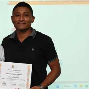 Ancizar Gutierrez Cordoba Por su desempeño sobresaliente en el área de la educación.