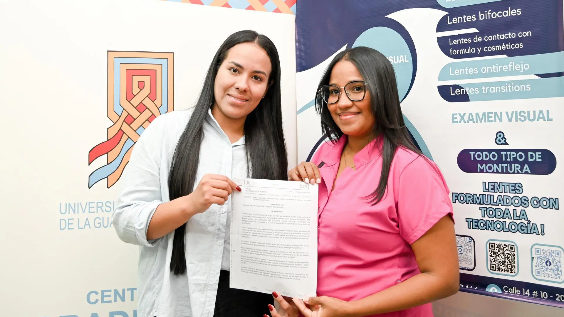 Carmen Jiménez Martínez, coordinadora del Centro de Graduados Sede Maicao y Mayerlay Camargo Duarte, gerente de Opti Vision Maicao.