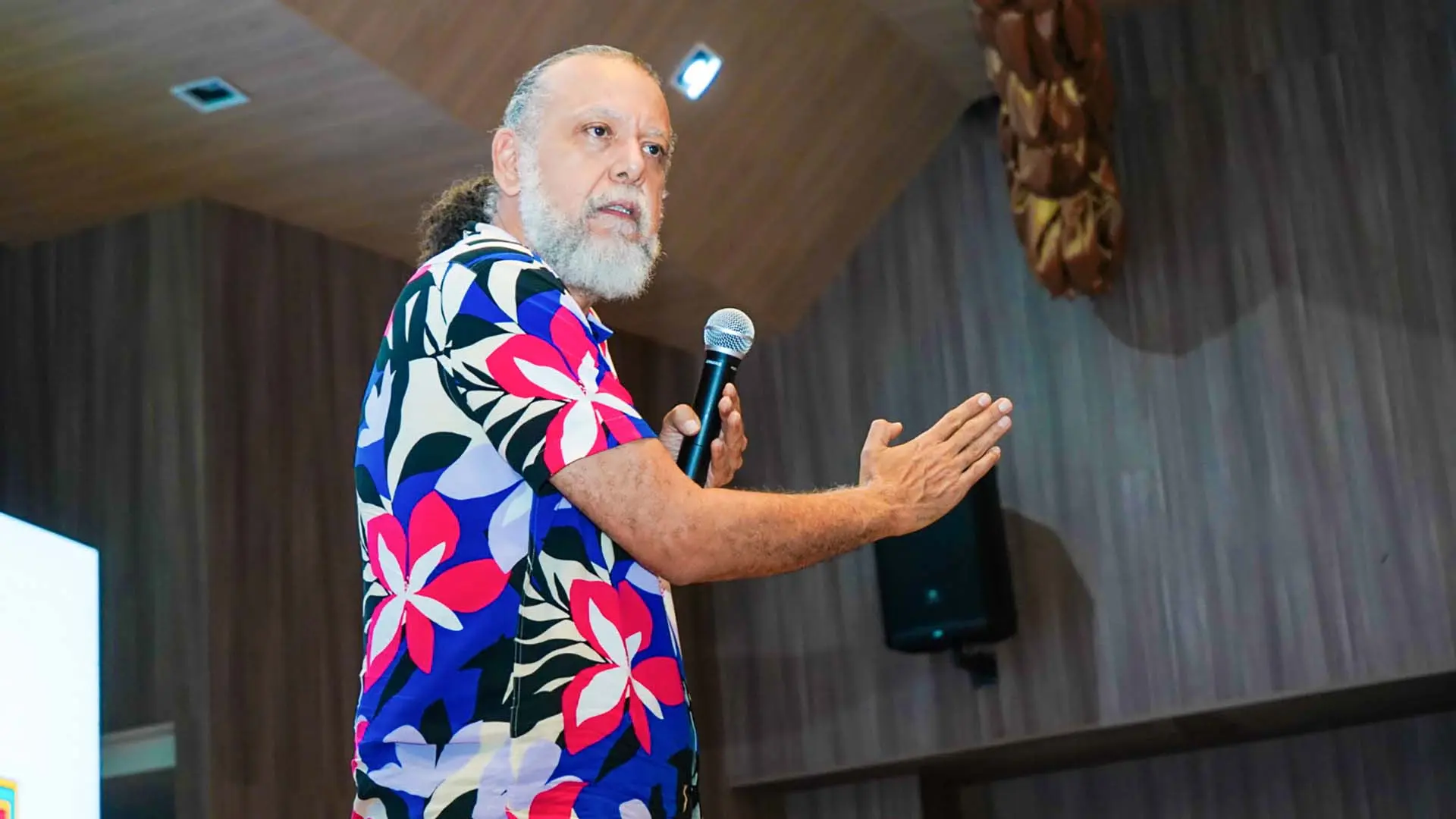 Alberto Linero Gómez durante su conferencia