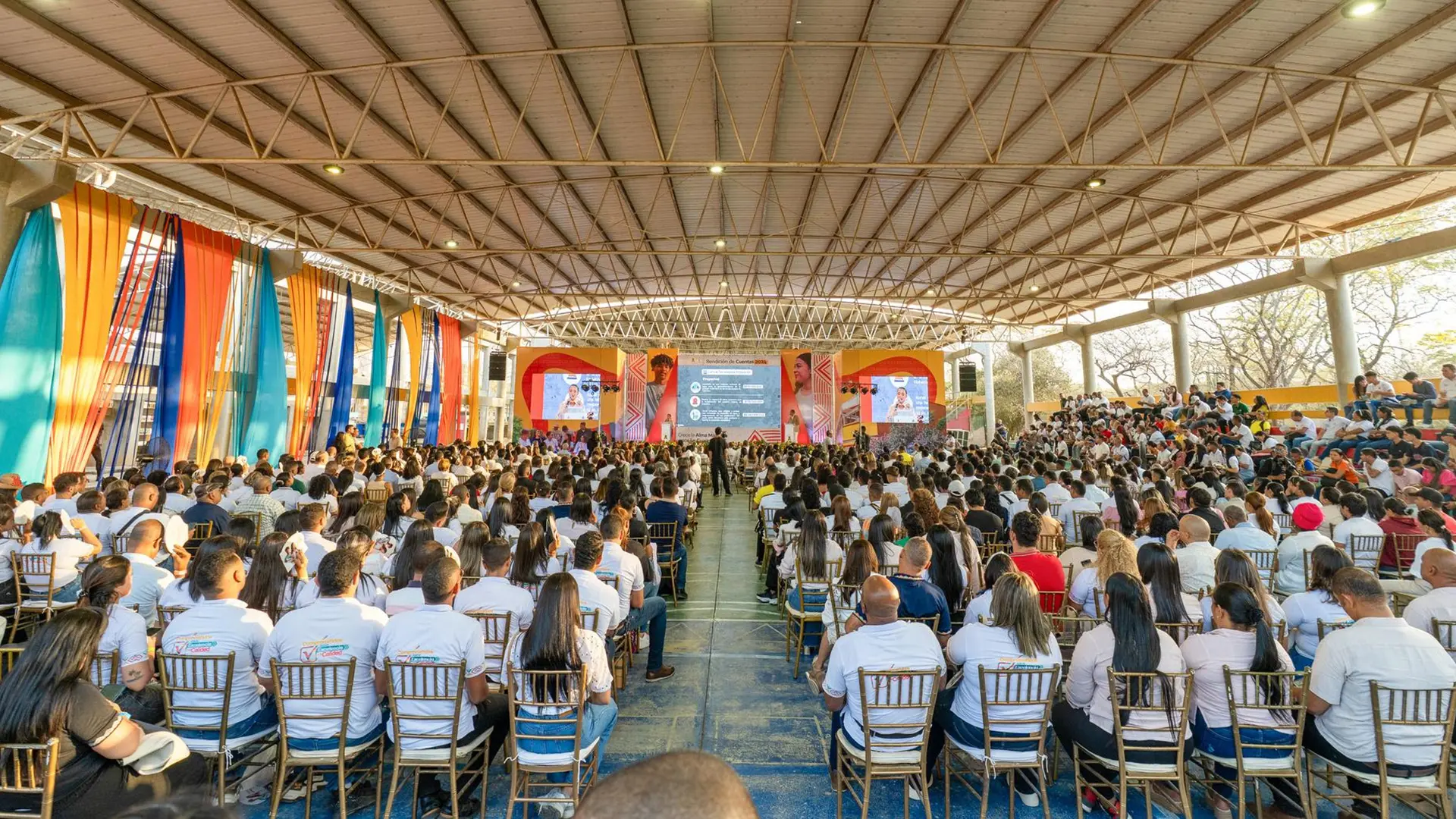 El acto contó con una masiva asistencia de estamentos universitarios, ciudadanía y representantes de los sectores público y privado.