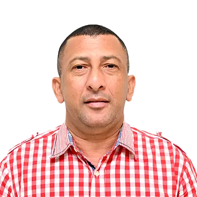 Nombre: Edwin Salas Solano 
Cargo: Director Gerencia Especialización en Gerencia Tributaria