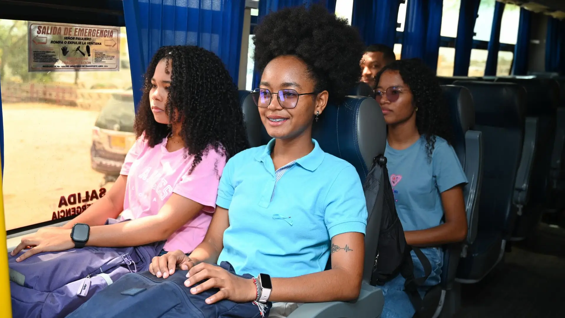 Estudiantes beneficiarios de la ruta habilitada entre Dibulla y Riohacha