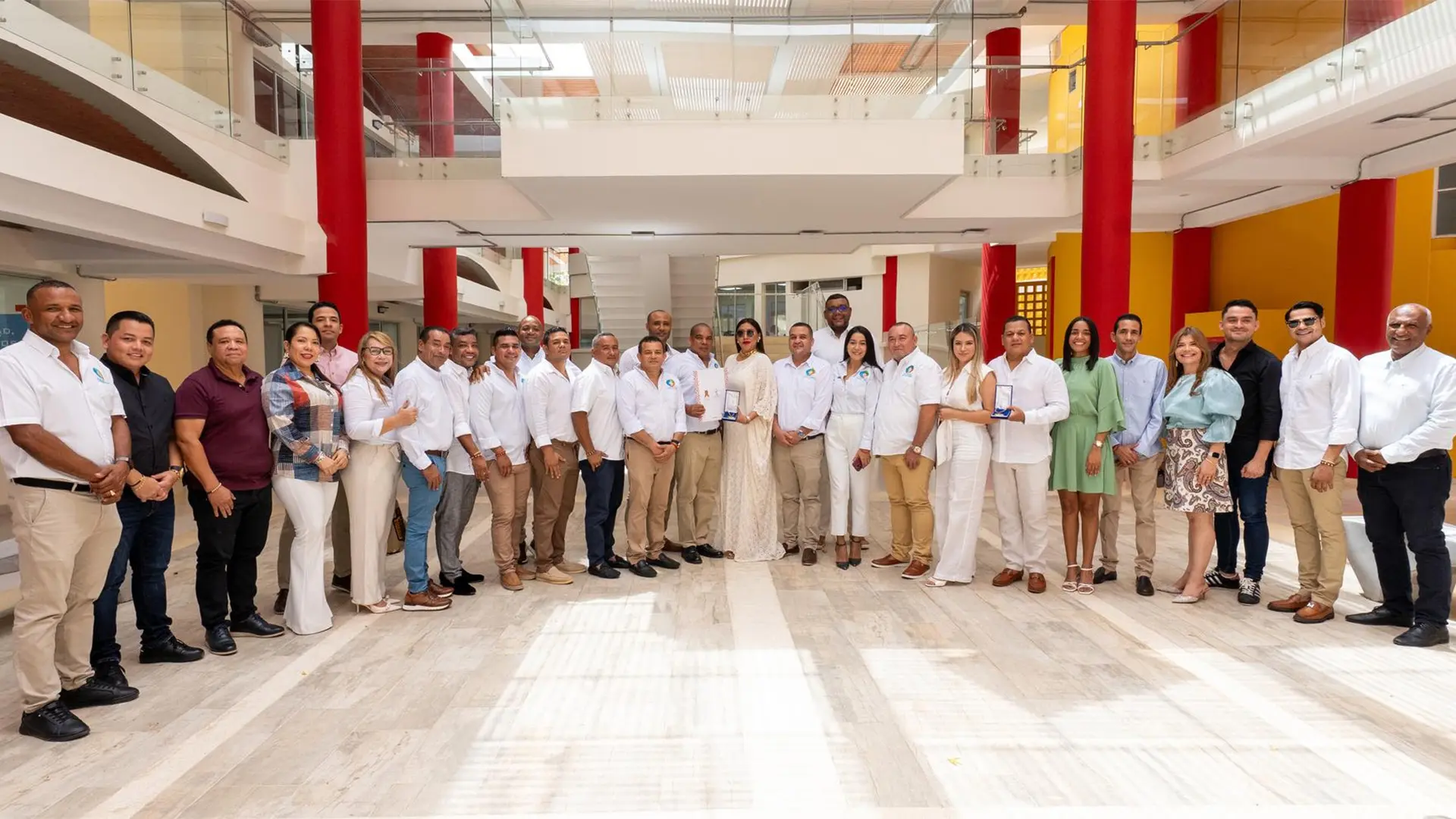 Concejales de Riohacha, miembros del Consejo Superior y directivos de Uniguajira.