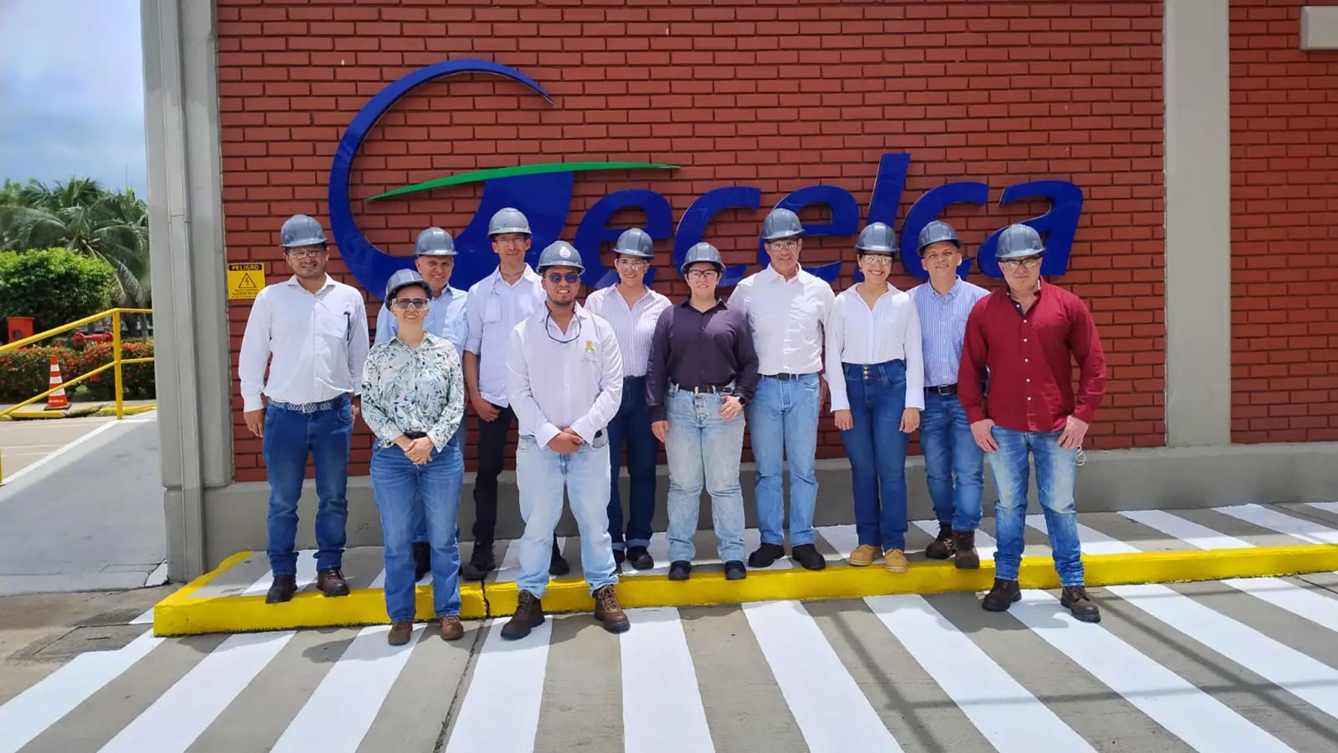 Directores de Ingeniería Mecánica en la visita de Gecelca 

