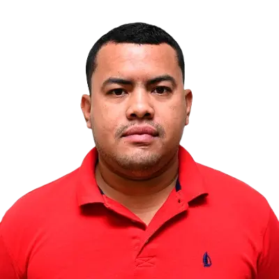 Harold De Jesús De Armas Fonseca Harold De Jesús De Armas Fonseca
Apoyo a la editorialHombre mirando al frente con expresión seria. Lleva el cabello corto y viste una camiseta tipo polo roja con un pequeño logotipo azul en el pecho. El fondo es blanco
