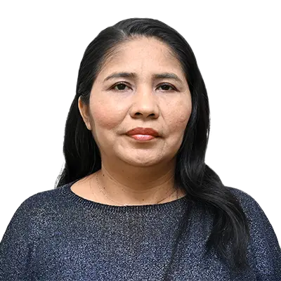 Denis Isabel Alberto Martínez
denisalbertomartinez@staging6.uniguajira.edu.co
Auxiliar Administrativo grado 24, Mujer de cabello largo y oscuro, vestida con una blusa de color azul brillante de manga corta, posa frente a un fondo blanco mientras mira de manera directa a la cámara.