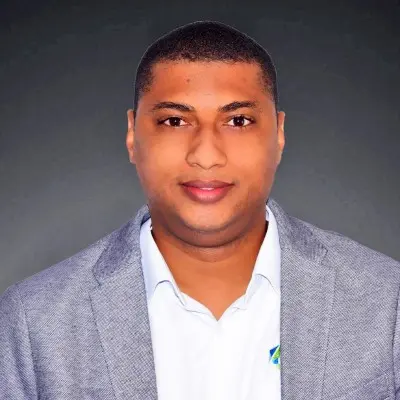 Arwin José Flórez López – Hexagon Mining – Colombia
Ponencia: Protegiendo a su activo más valioso —las personas—: seguridad avanzada con Hexagon CAS y OAS.
